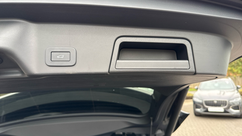 Land Rover Range Rover Evoque 1.5 P300e R-Dynamic HSE 5dr Auto Hatchback